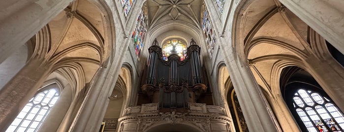 Église Saint-Gervais Saint-Protais is one of France places to visit.