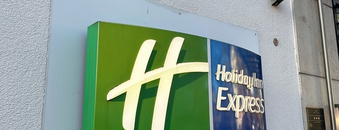 Holiday Inn Express is one of Hotels I've stayed at.
