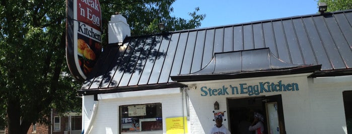 Osman & Joe's Steak 'n Egg Kitchen is one of สถานที่ที่ Sneakshot ถูกใจ.