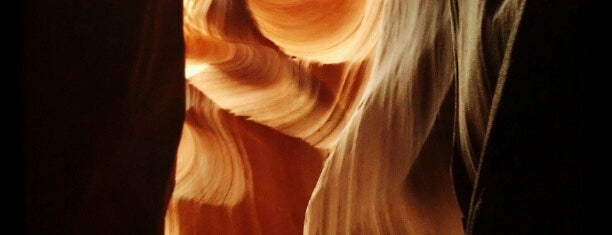 Antelope Canyon Tours is one of Lizzieさんの保存済みスポット.