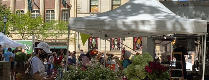 Rittenhouse Square Flower Market is one of Almost mayor.