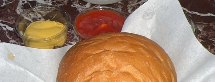 Akali Fişekhane is one of İstanbul hamburger.