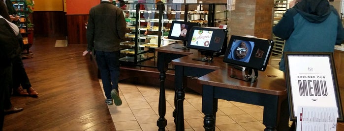 Specialty’s Café & Bakery is one of Venues with free Wi-Fi in San Francisco.