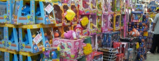 New Center Brinquedos & Presentes is one of Posti che sono piaciuti a Roberta.