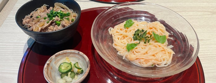 Kyutoku is one of うどん.