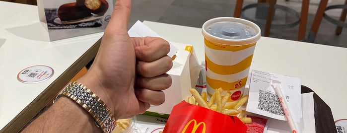 McDonald's is one of فطور صباحي.