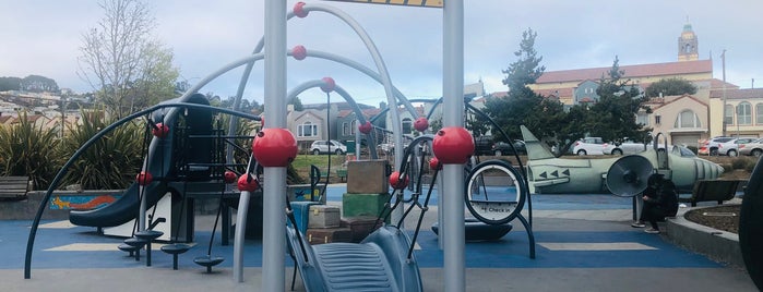 Larsen Park is one of Playgrounds (San Francisco).