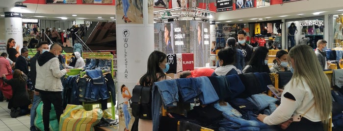 Centro Comercial Gran San Victorino is one of Tiendas de productos.