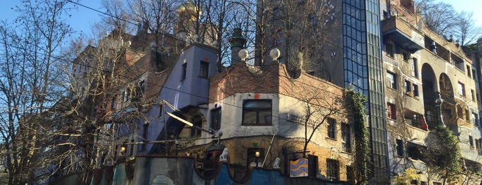 Hundertwasserhaus is one of Sofiaさんのお気に入りスポット.