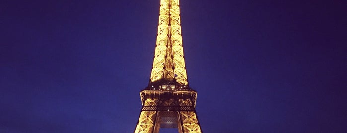 Torre Eiffel is one of Lugares favoritos de Sofia.