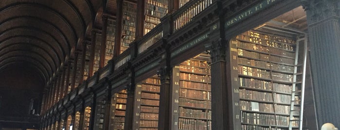 Trinity College Old Library & The Book of Kells Exhibition is one of สถานที่ที่ Sofia ถูกใจ.