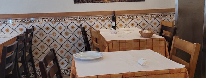 O Calhambeque is one of Restaurantes no Grande Porto.