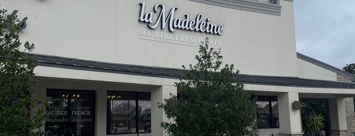 la Madeleine French Bakery & Café is one of Lafayette Breakfast.