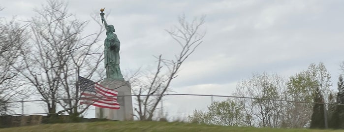 Alabama Statue Of Liberty is one of To Gadsden.