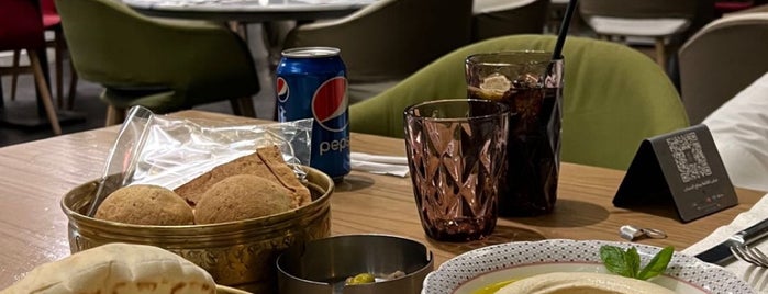 Leila is one of Lebanese and Armenian restaurants 🍢🥙🧆( Riyadh ).