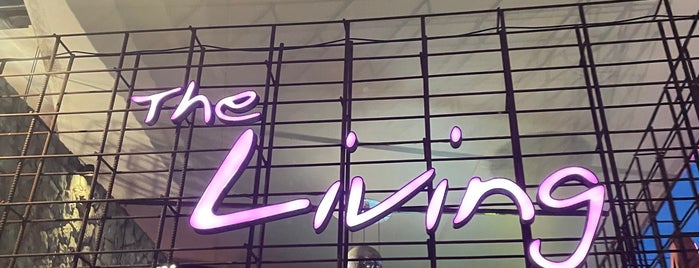 The Living Bistro & Bar is one of Pattaya Restaurant-1 Pattaya　パタヤのレストラン.