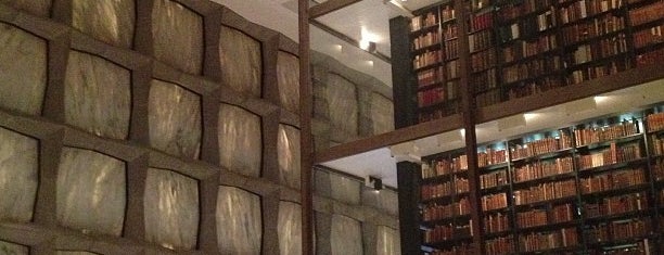 Beinecke Rare Book and Manuscript Library is one of Librerías con Encanto.