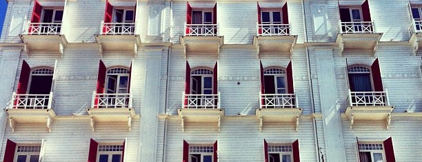 Splendid Palas Hotel is one of Zeynep'in Beğendiği Mekanlar.