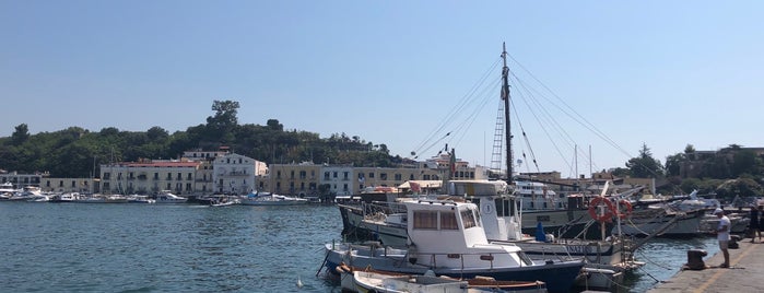 Porto d'Ischia is one of Lieux qui ont plu à Joe.