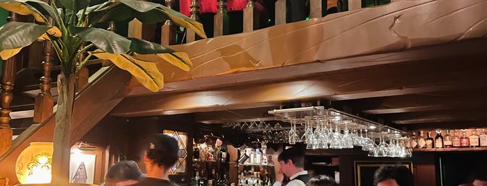 Bar Oldenhof is one of MemosAmsFav.