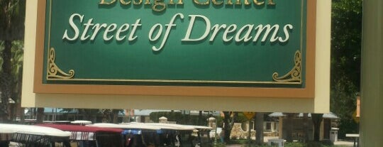 Street Of Dreams, Design Center is one of สถานที่ที่ Lizzie ถูกใจ.