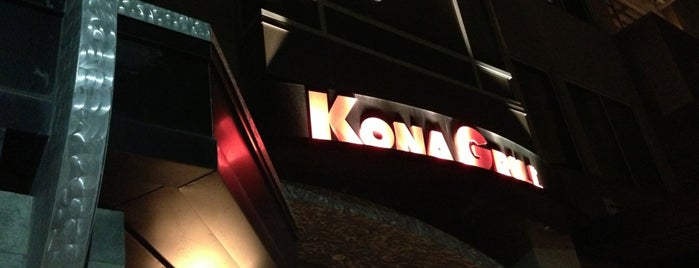 Kona Grill is one of Locais curtidos por Josh.