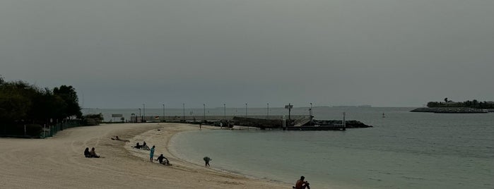 Dubai Marina Beach Resort is one of duBai.