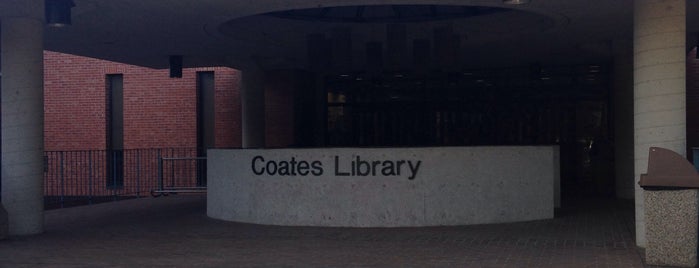 Elizabeth Huth Coates Library is one of Orte, die Andrew gefallen.