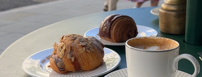 The Peninsula Boutique & Café is one of Bakery & Breakfast & Cafe LONDON.