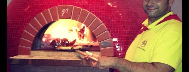 Angelina's Pizzeria Napoletana is one of Orange Country's Pizza Revolution!.