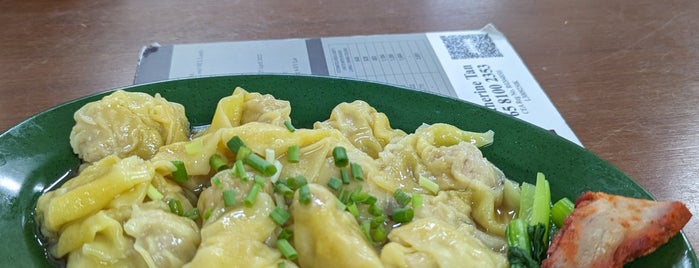 Eng's Noodles House 榮高叉燒雲吞麵 is one of Вкусно в Сингапуре.