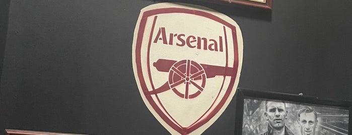 Gunners Pub is one of Lugares guardados de Ivan.