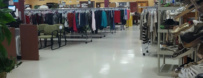 Goodwill Greenacres/Woodlake Store & Donation Center is one of thrift stores.