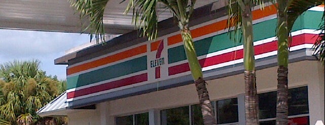 7-Eleven is one of Stevenさんのお気に入りスポット.
