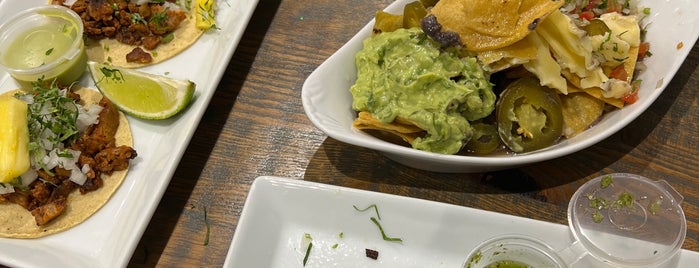 La Chingada Mexican Food is one of สถานที่ที่บันทึกไว้ของ Katie.