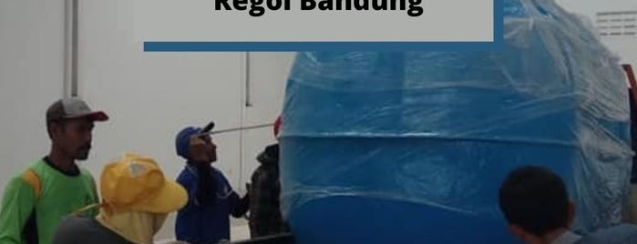 Martabak Bandung Ayung is one of สถานที่ที่ Rika ถูกใจ.