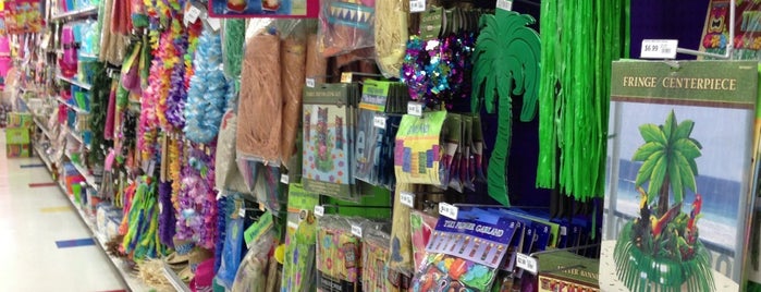 Party City is one of Locais curtidos por Scarty.