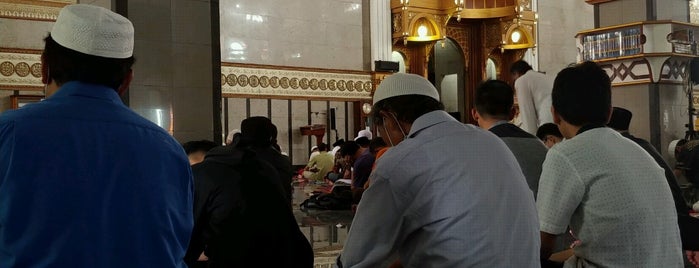 Masjid Agung Cianjur is one of kegiatan ibadah.