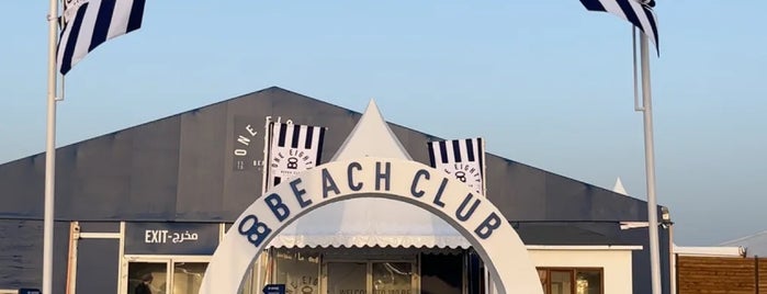 180 Beach Club is one of Kh.