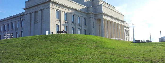 Auckland Museum is one of AKL/Tourist.