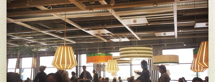 Ikea Restaurant is one of Tempat yang Disukai Lynn.