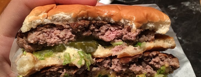 The Burger's Priest is one of Posti che sono piaciuti a Chris.