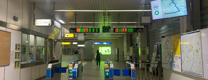 Shimoiida Station (B02) is one of 横浜の地下鉄路線.