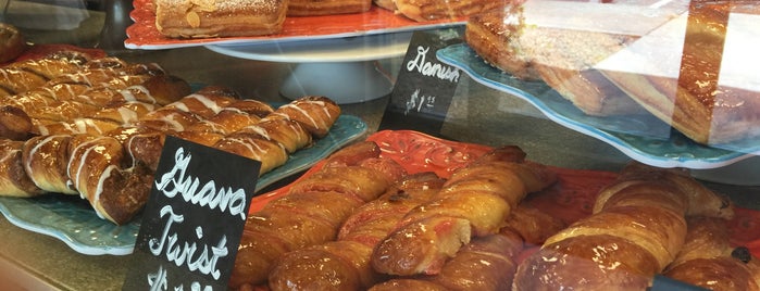 DF Bakery is one of Locais salvos de Amy.