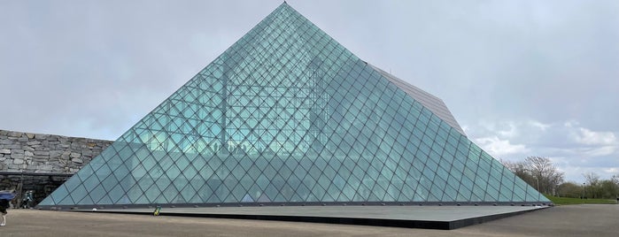 Glass Pyramid is one of Nobuyuki’s Liked Places.