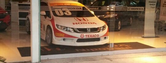 Honda Niponsul is one of Locais curtidos por Juliano.