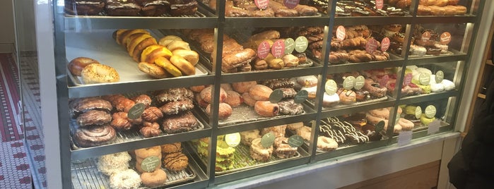 Stan's Donuts & Coffee is one of CHICAGO Food.