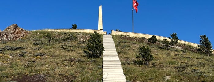 Kop Dağı Geçidi is one of Tempat yang Disukai Emre.