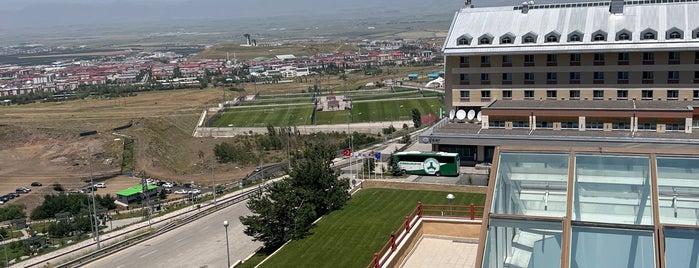 Polat Erzurum Resort Hotel Mola Cafe is one of Saygınさんのお気に入りスポット.