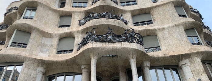 Azotea Casa Milà is one of Барса.